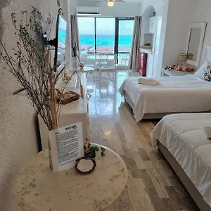 Beachfront With Ocean View Cancún